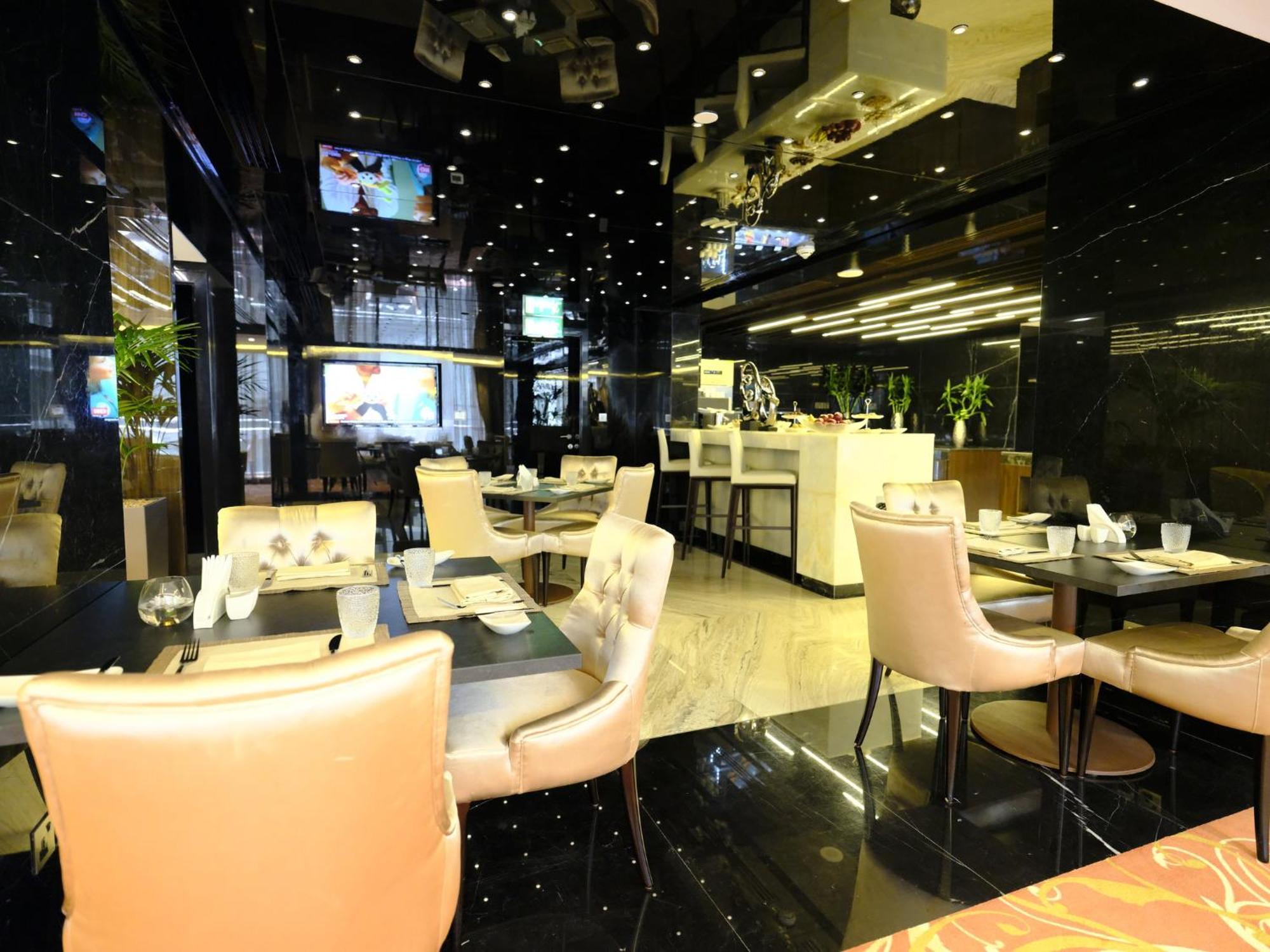 Crowne Plaza Kuwait Al Thuraya City By Ihg Kuwait City Exterior foto
